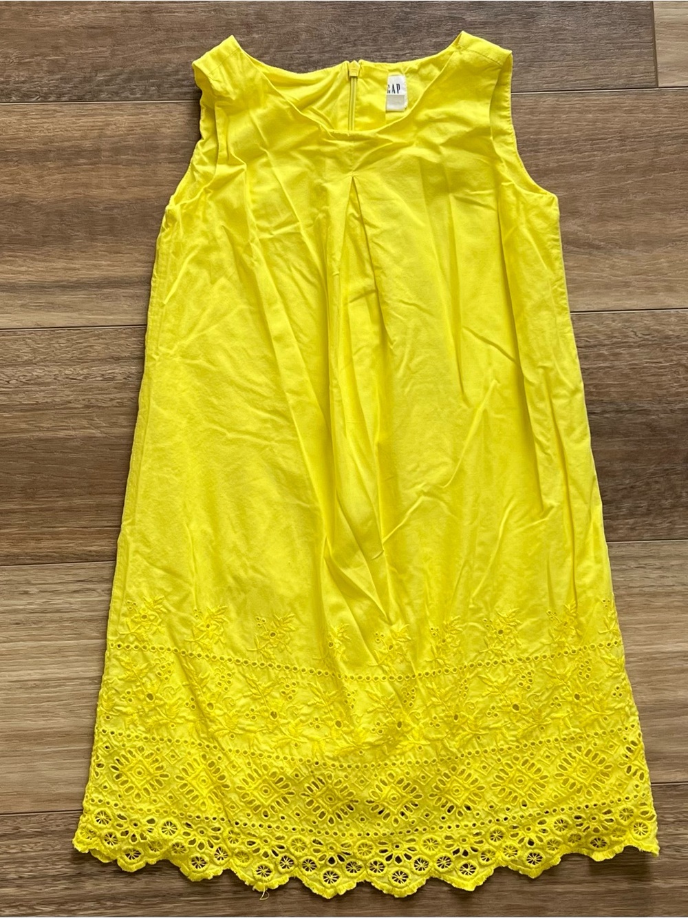 GAP YellowSleeveless Shift Dress with Eyelet Hem